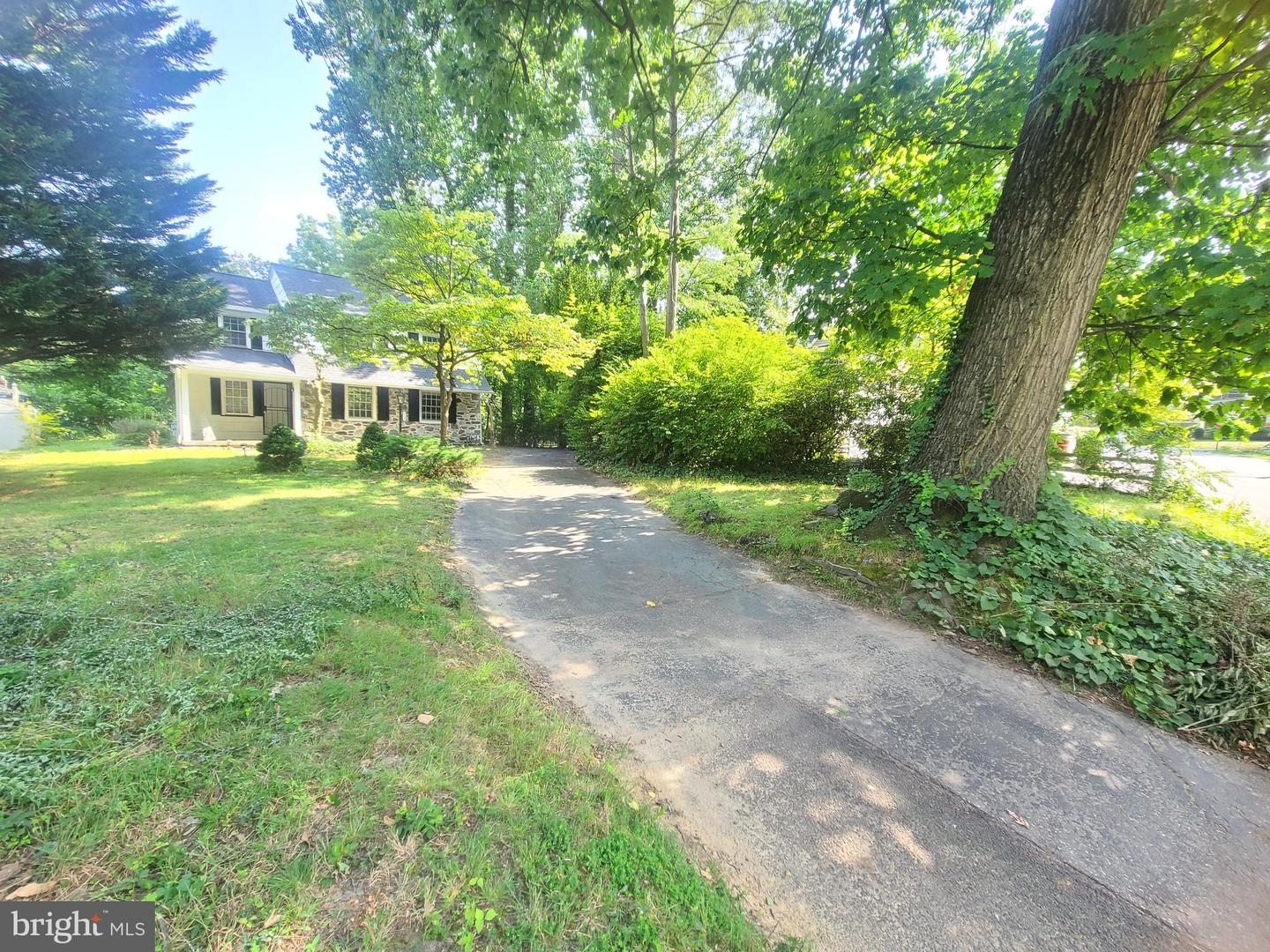Photo 40 of 41 of 203 S Elmwood Ave house