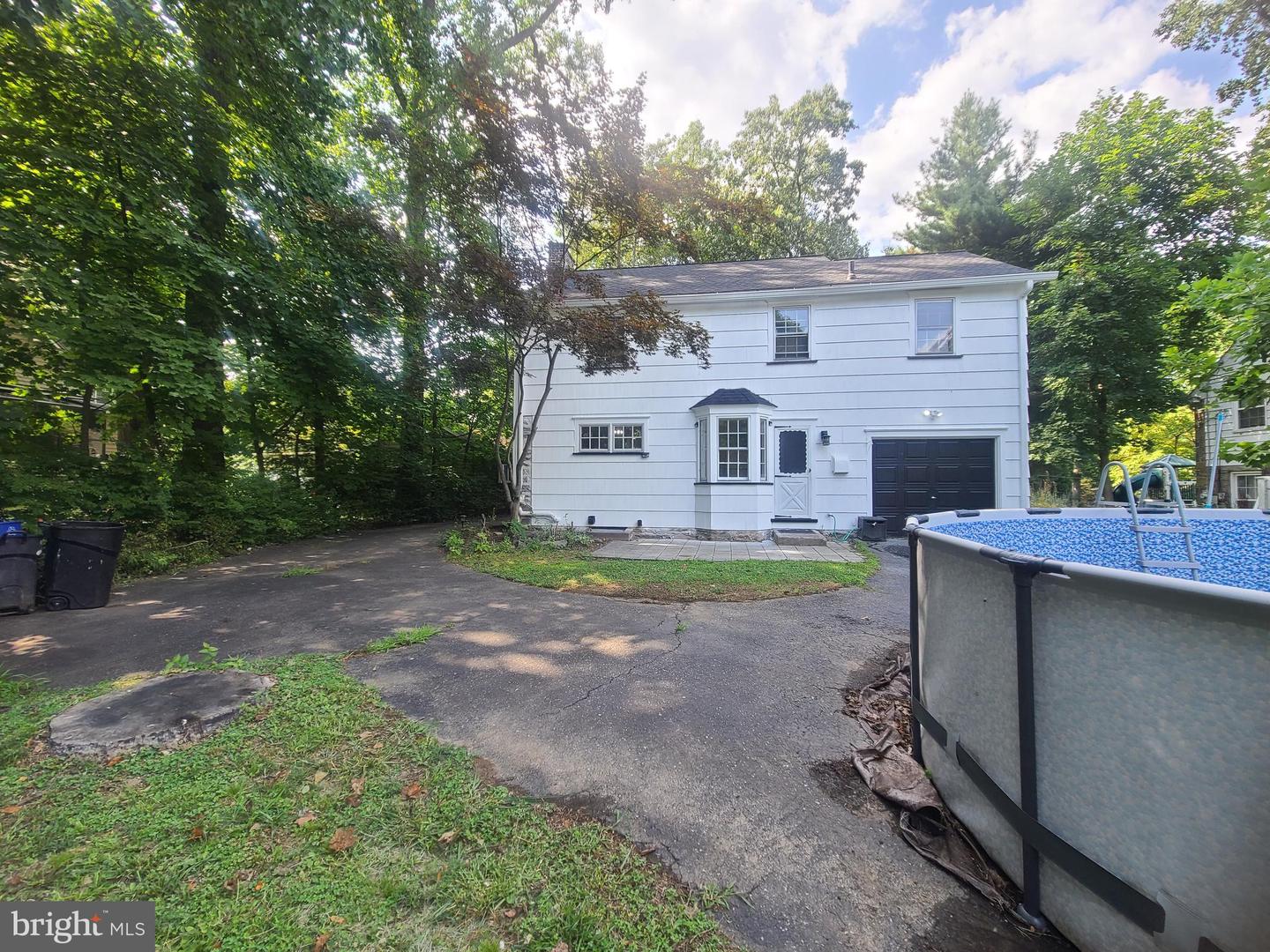 Photo 34 of 41 of 203 S Elmwood Ave house