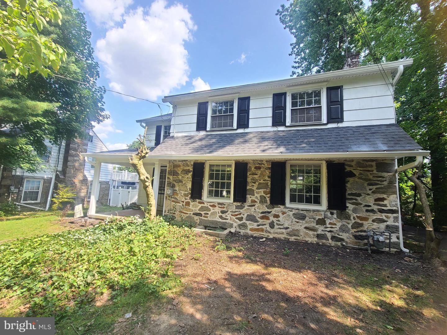 Photo 2 of 41 of 203 S Elmwood Ave house