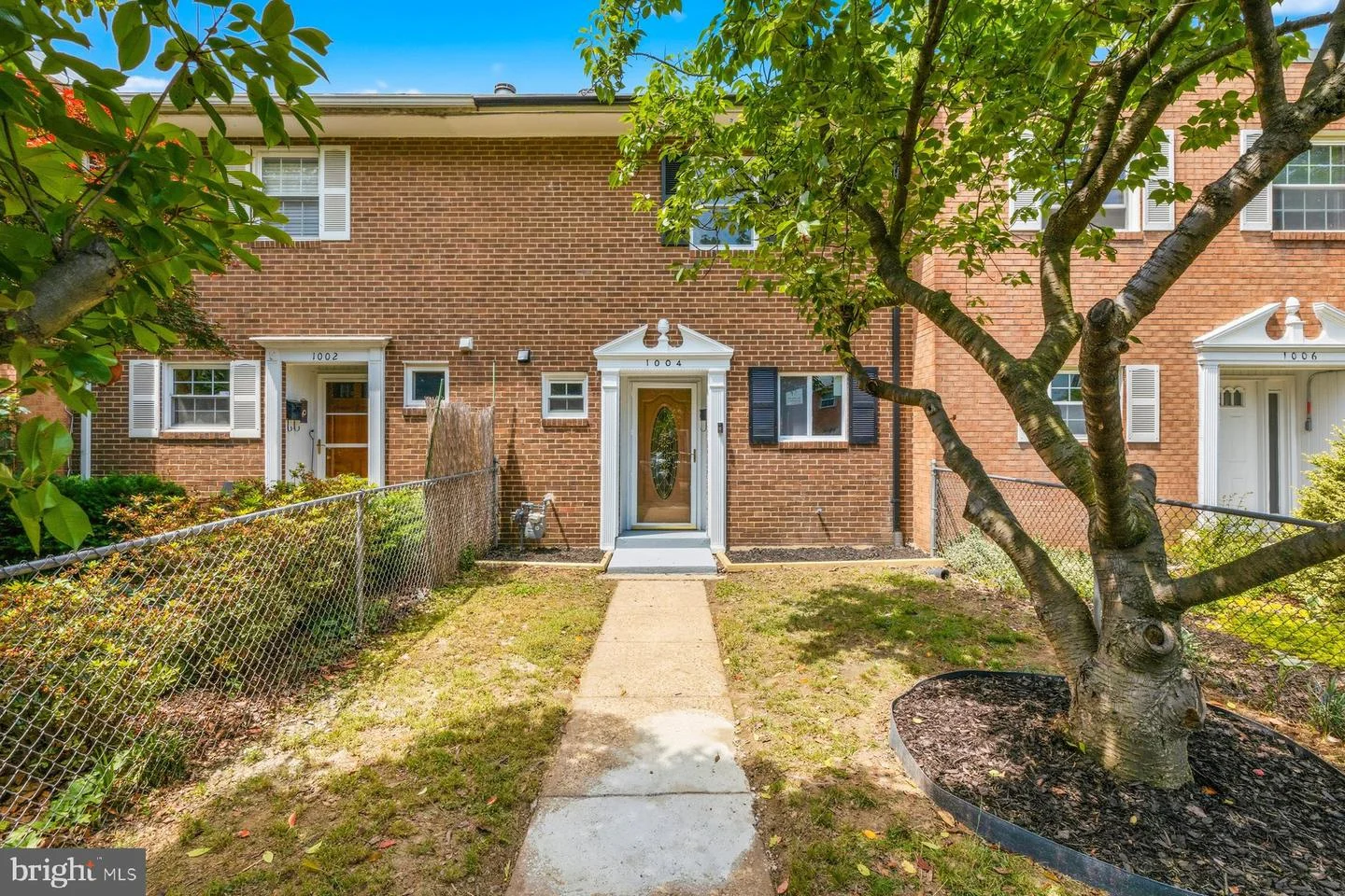 1004 Colonial Avenue