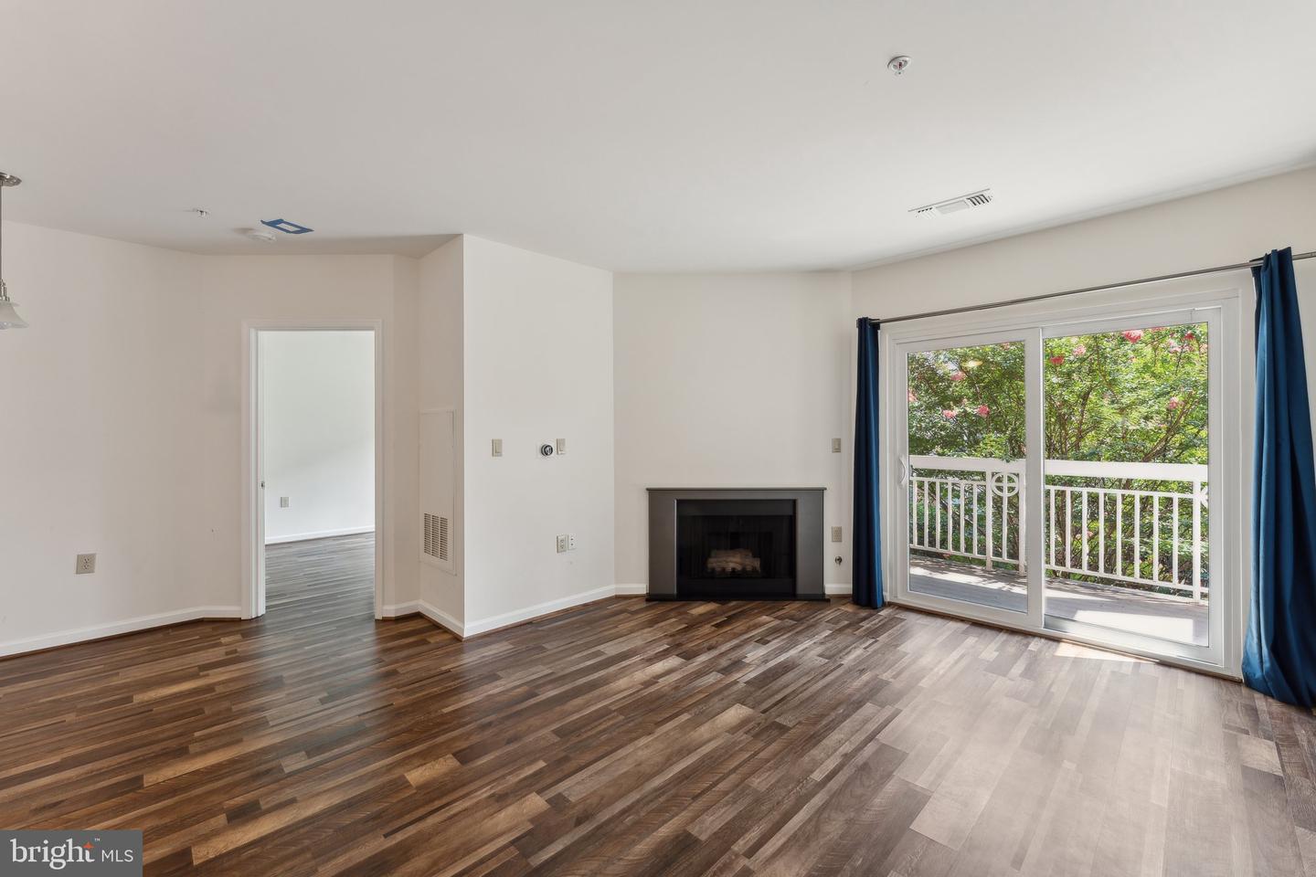 View Herndon, VA 20170 condo