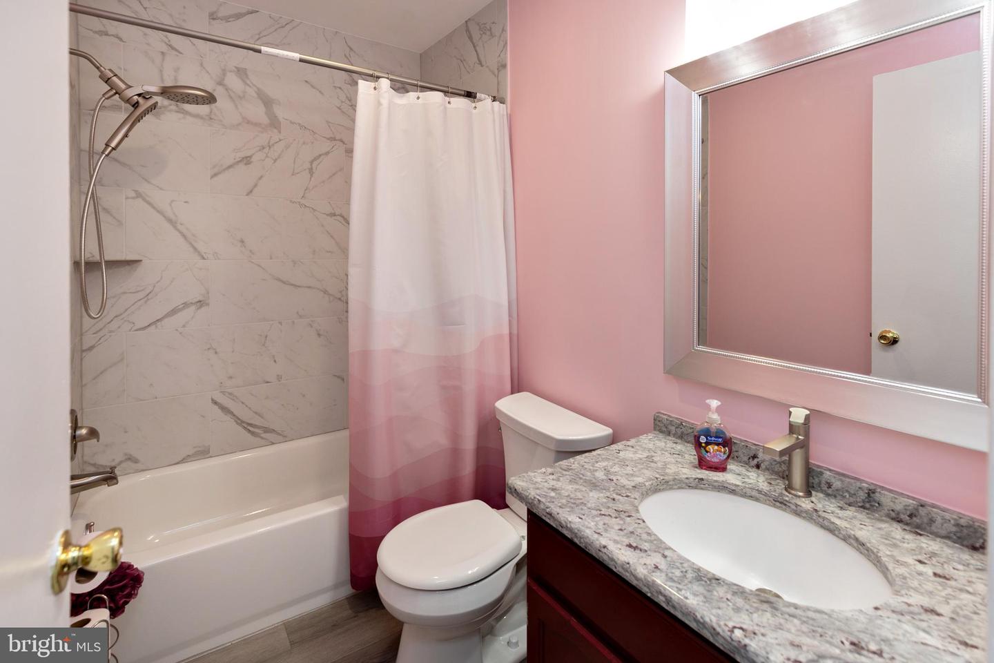 Photo 11 of 17 of 203 Poplar townhome