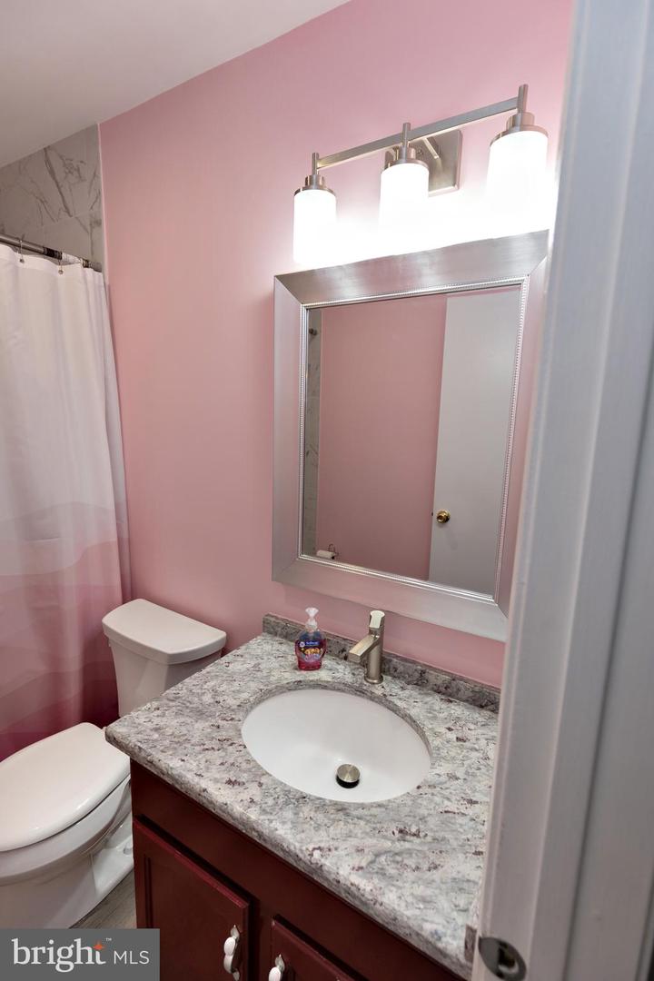 Photo 13 of 17 of 203 Poplar townhome