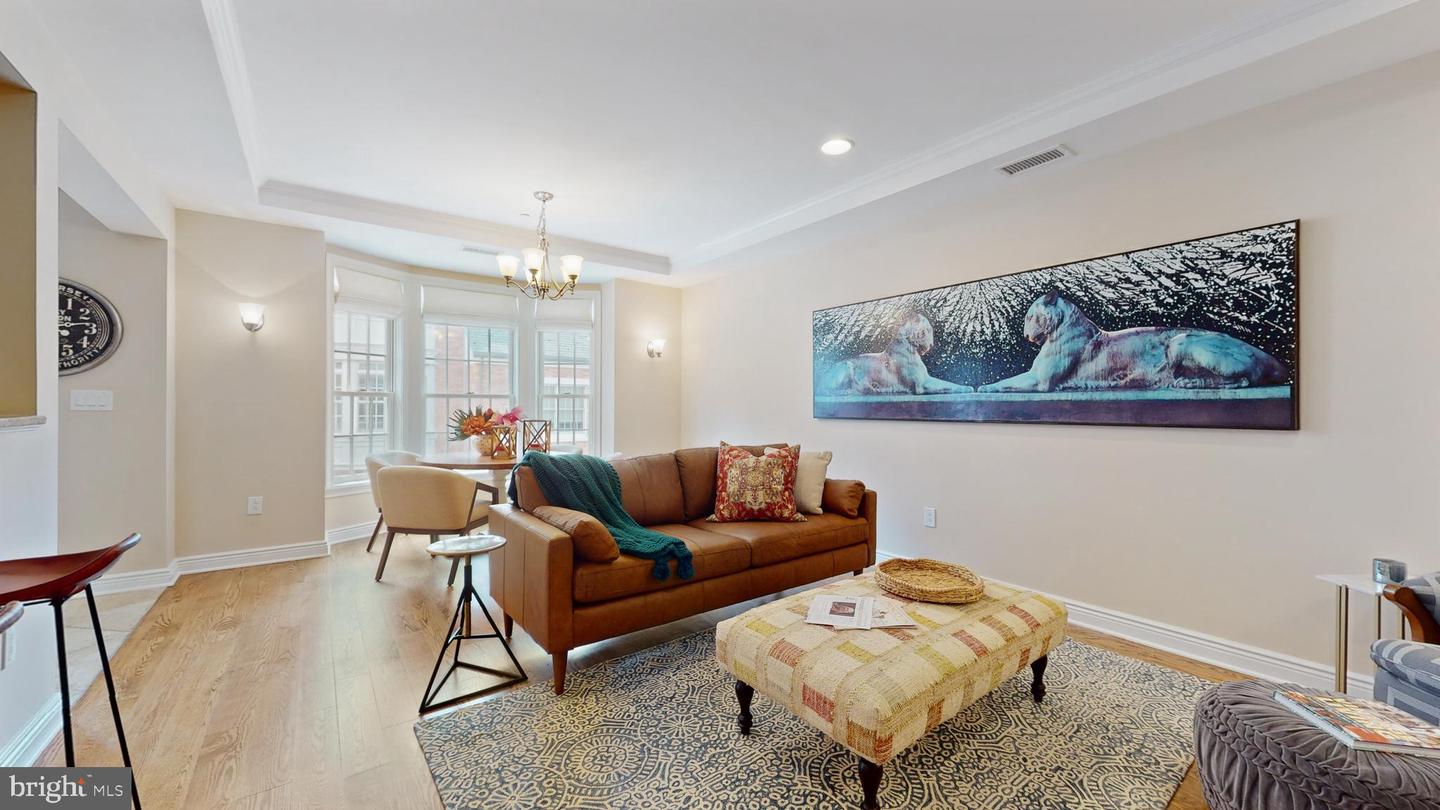 Photo 6 of 29 of 221 Victoria Mews condo