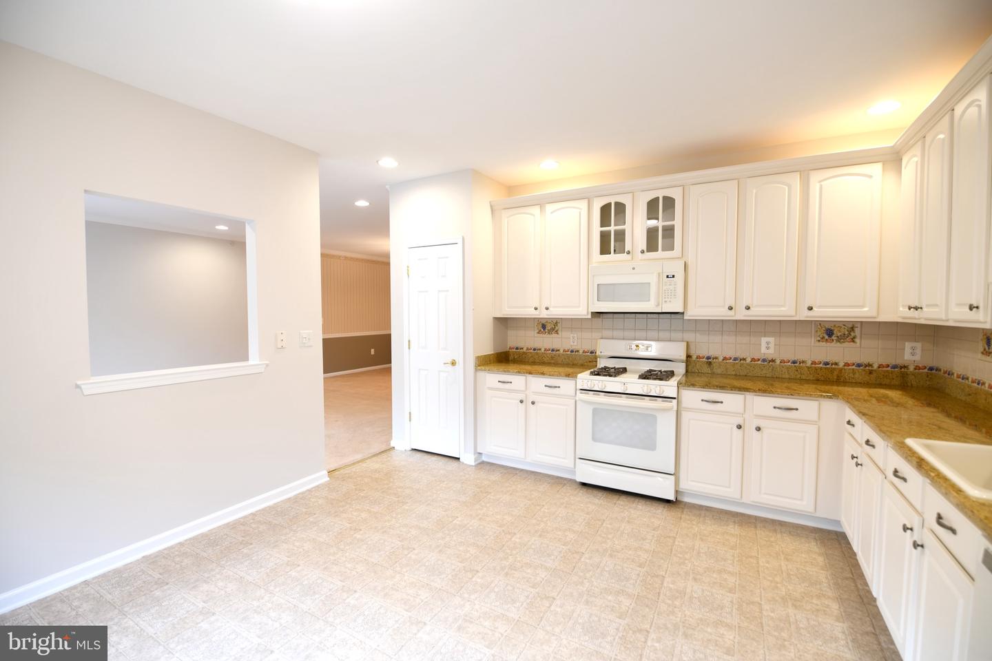 Photo 4 of 46 of 4404 Knox Ct #4404 condo