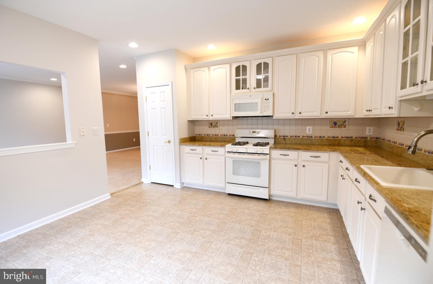 Photo 6 of 46 of 4404 Knox Ct #4404 condo
