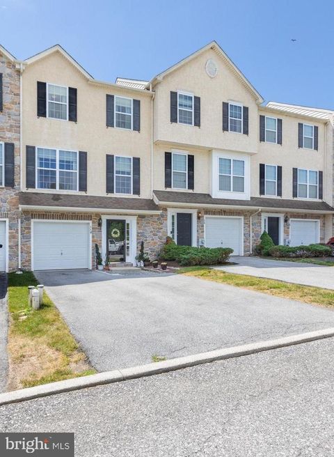 Townhouse in Coatesville PA 34 Lukens Mill DRIVE.jpg