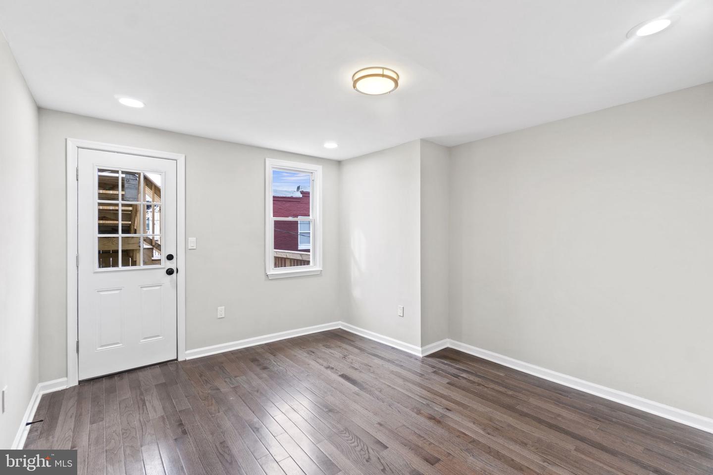 Photo 12 of 25 of 28 N East Ave townhome