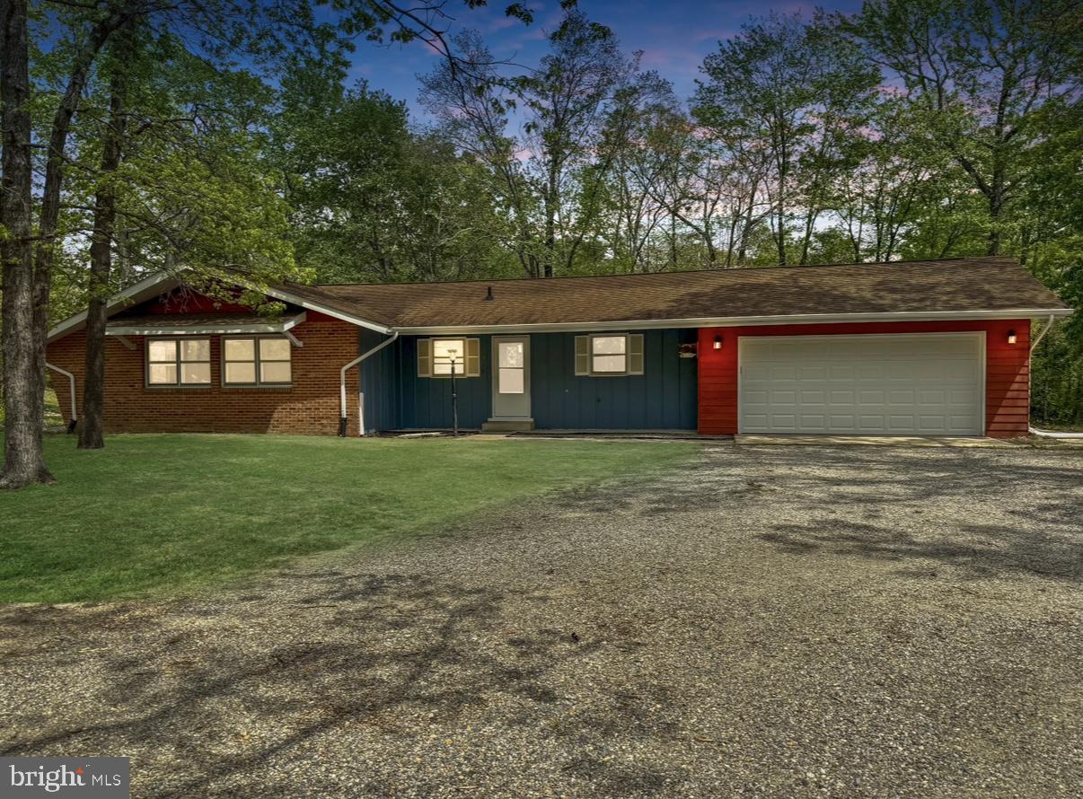 201 Hardwood Ln