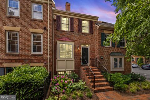 Townhouse in Alexandria VA 1205 Michigan COURT.jpg