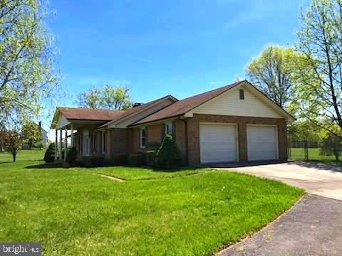 Photo 6 of 35 of 181 Grove Farm Rd house