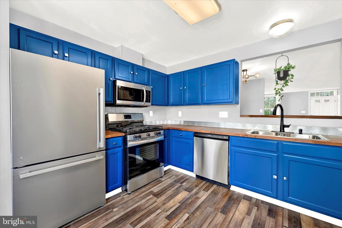 Photo 11 of 25 of 1005 Myrtle Ave townhome