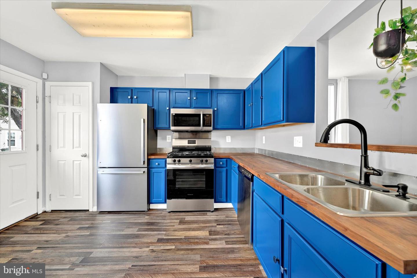 Photo 10 of 25 of 1005 Myrtle Ave townhome