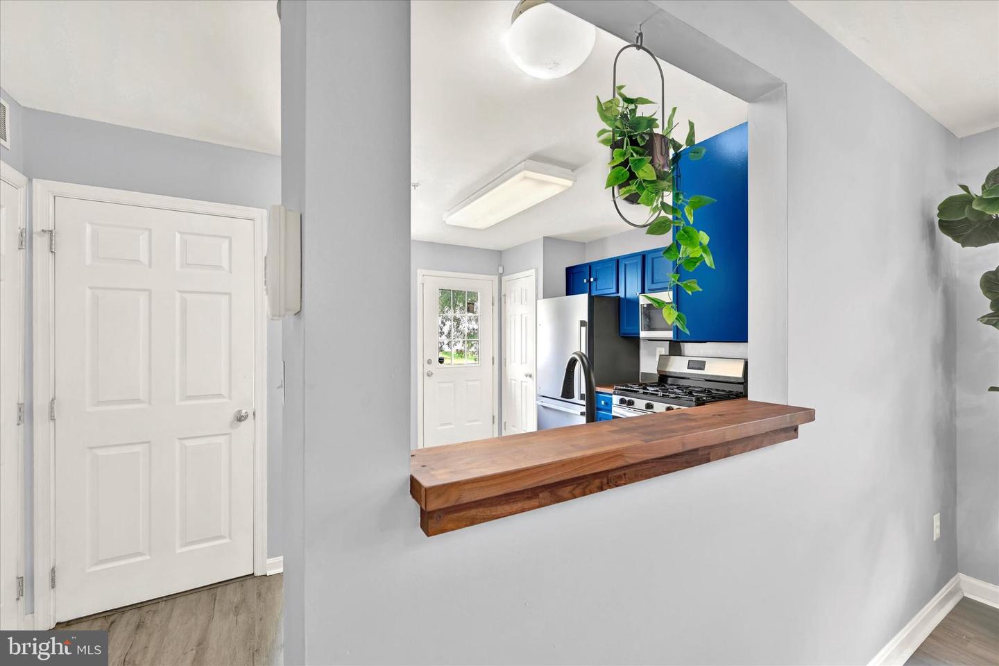 Photo 9 of 25 of 1005 Myrtle Ave townhome