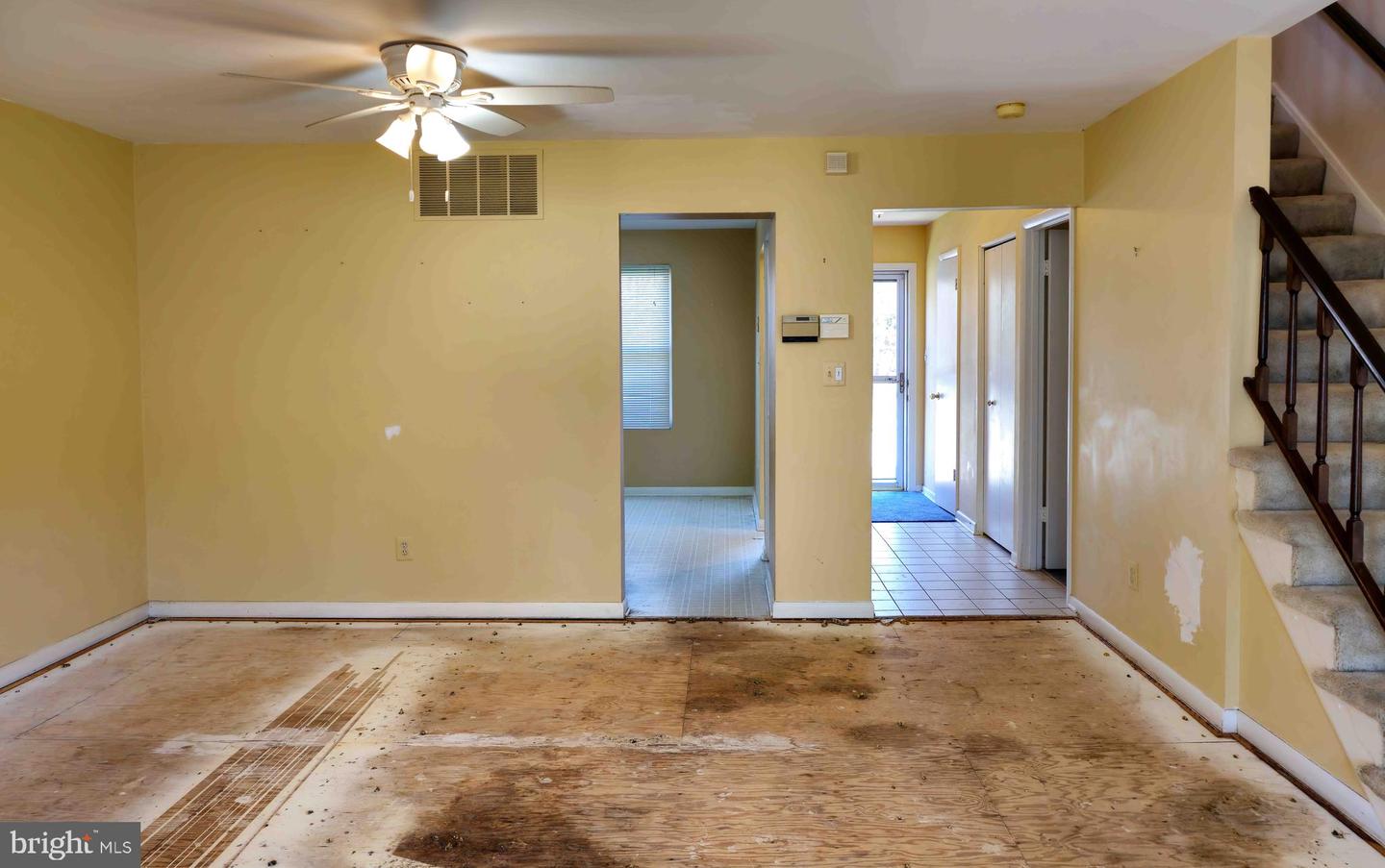 Photo 7 of 36 of 4 Delafield Ct townhome