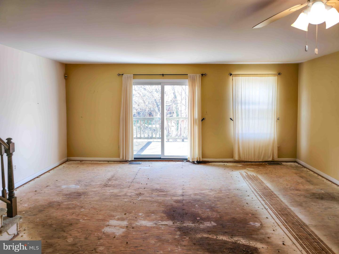 Photo 5 of 36 of 4 Delafield Ct townhome