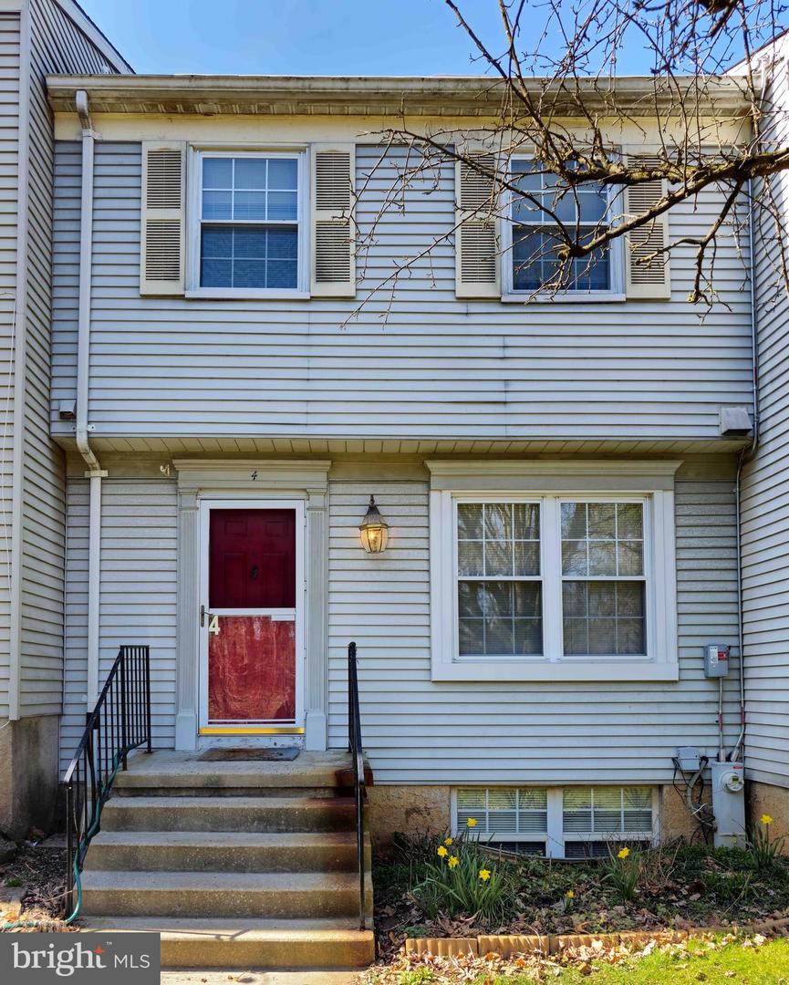 Photo 1 of 36 of 4 Delafield Ct townhome