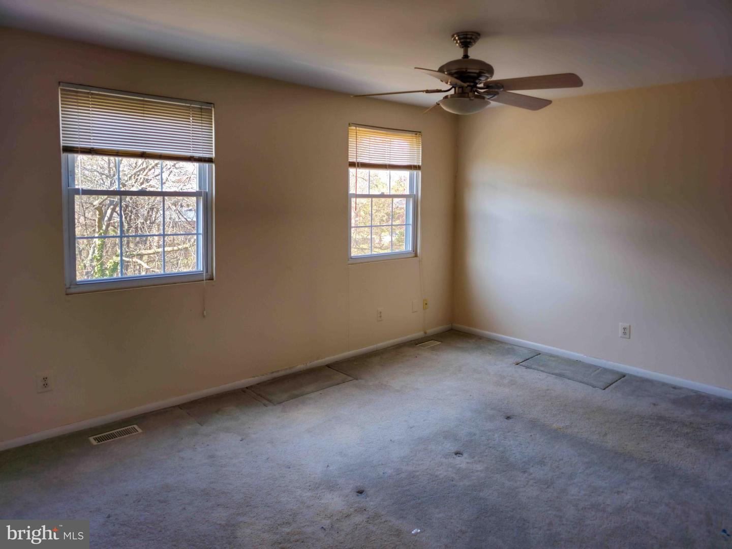 Photo 11 of 36 of 4 Delafield Ct townhome