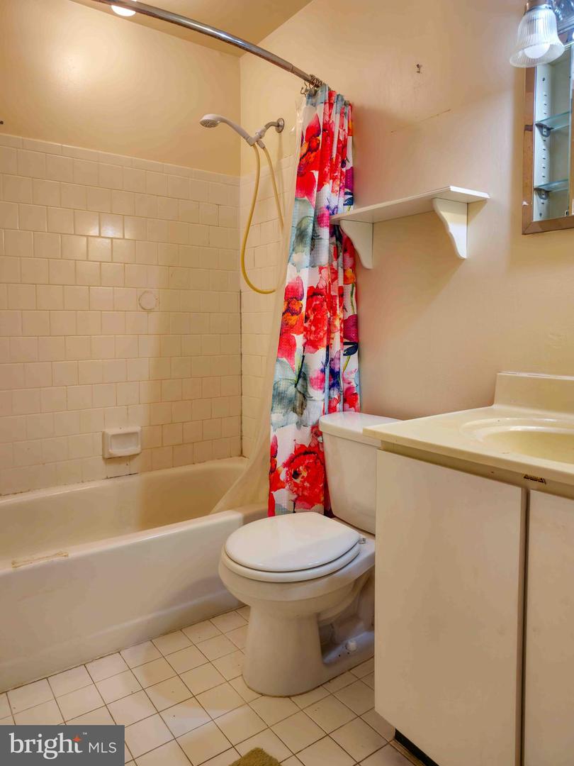 Photo 21 of 36 of 4 Delafield Ct townhome