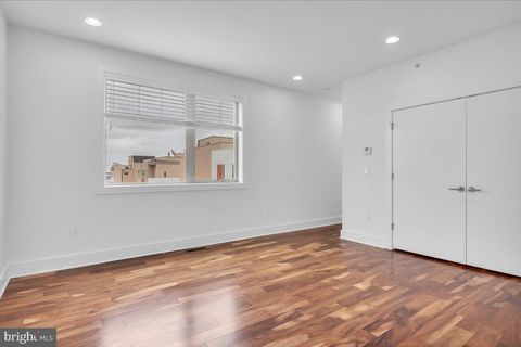 Townhouse in Philadelphia PA 740 Columbus Boulevard 9.jpg