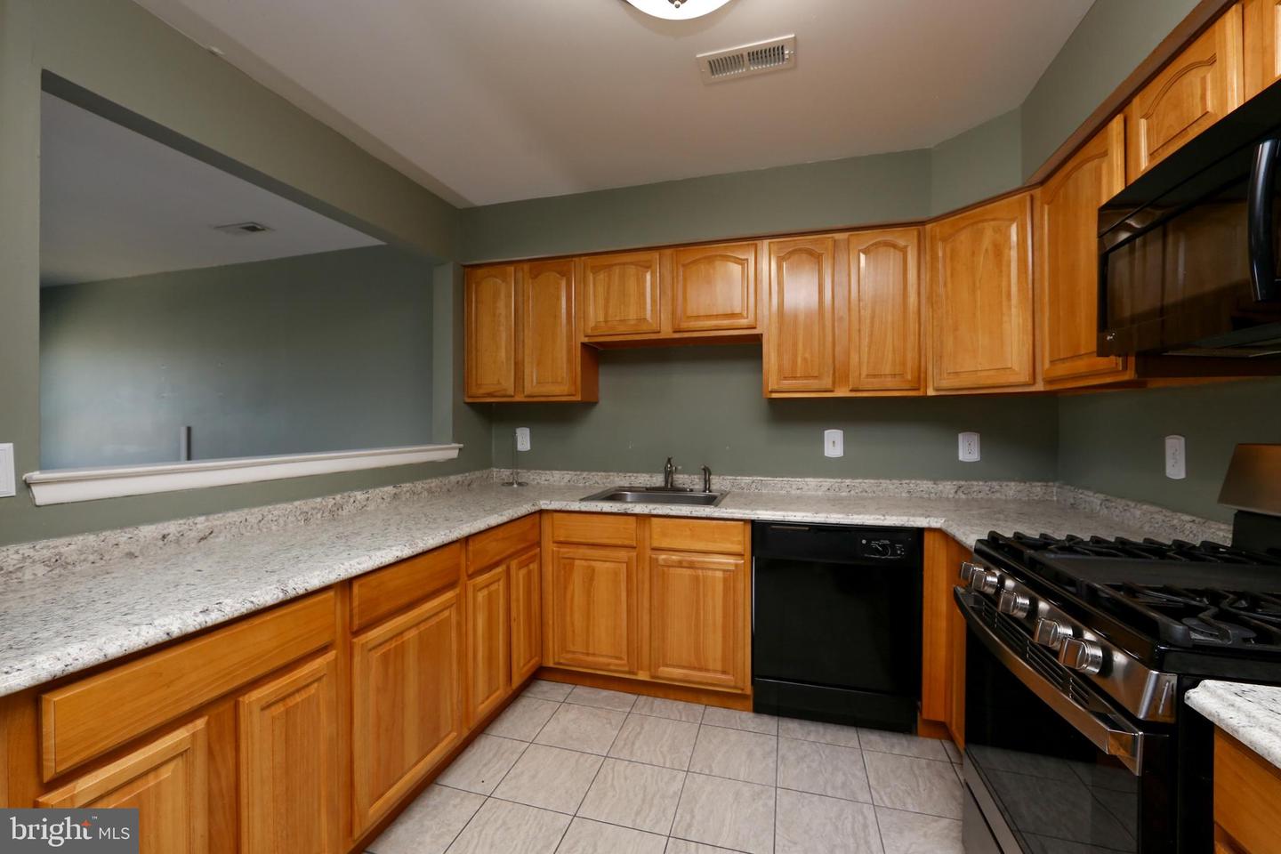 Photo 9 of 26 of 86 Yellowwood Ct condo