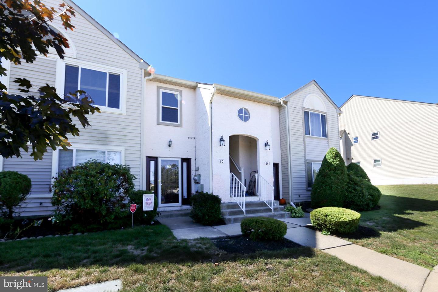 Photo 2 of 26 of 86 Yellowwood Ct condo