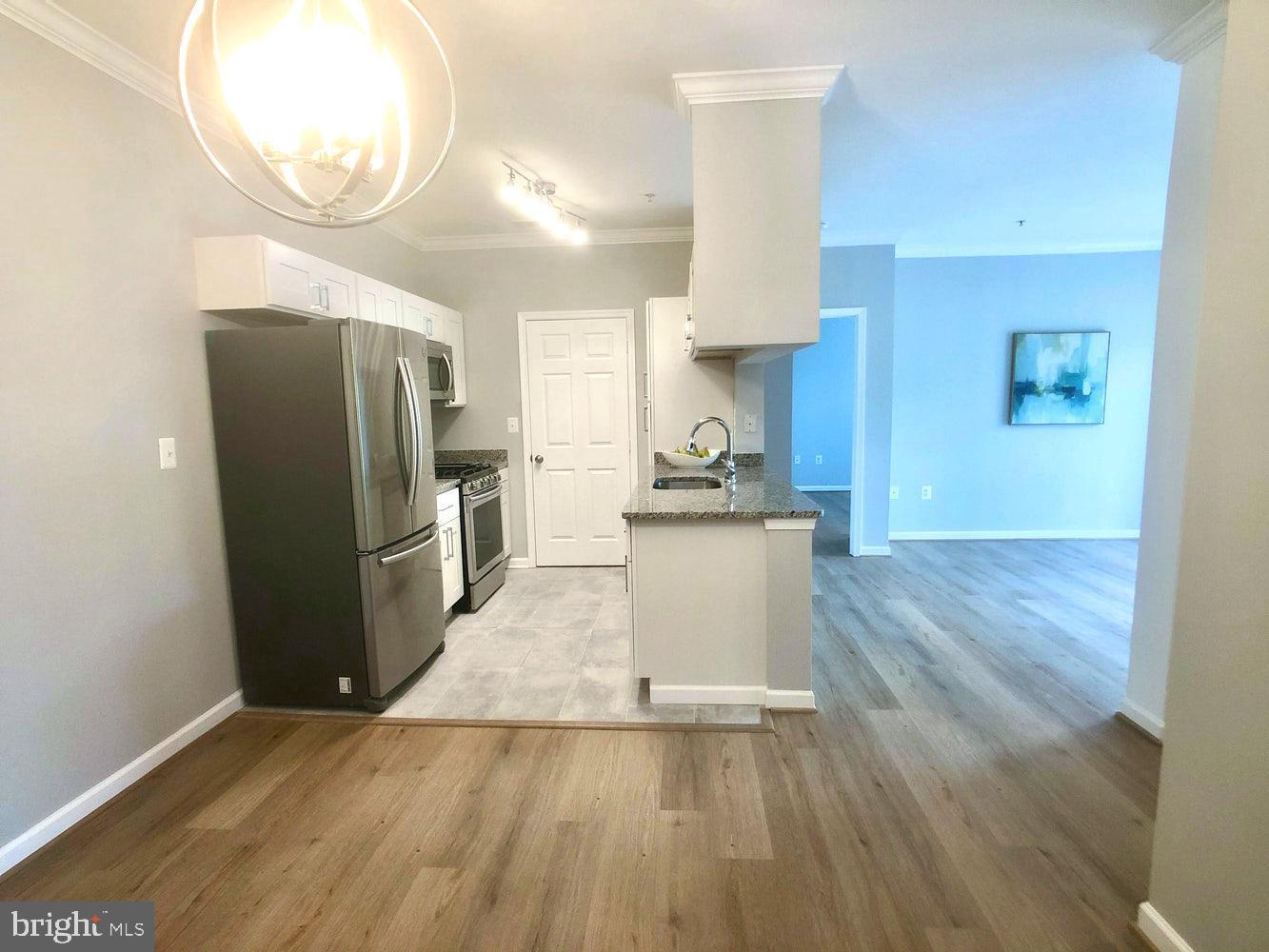 Photo 3 of 24 of 19606 GALWAY BAY CIR #304 condo