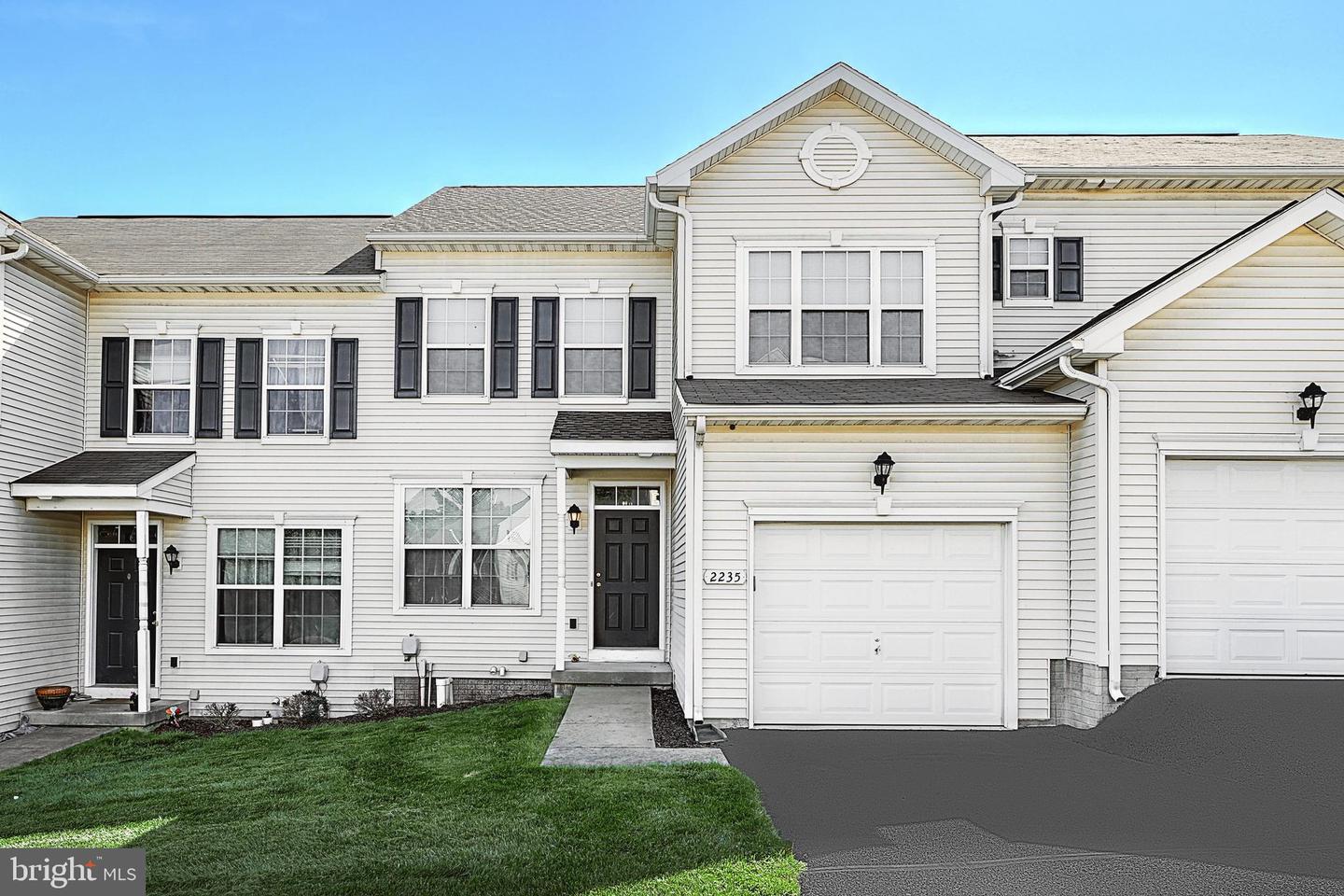 View York, PA 17406 townhome
