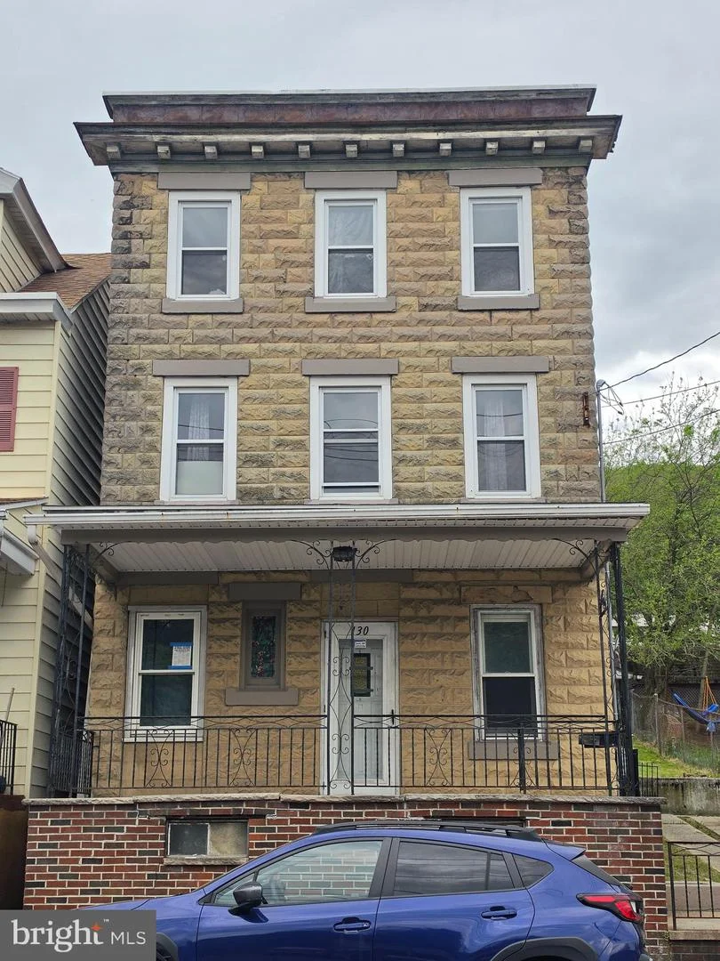 130 E Bacon Street