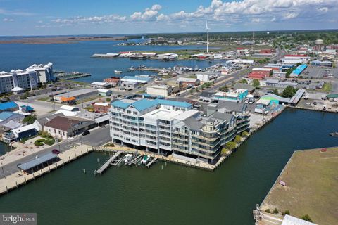 Condominium in Crisfield MD 1 Dock STREET 62.jpg