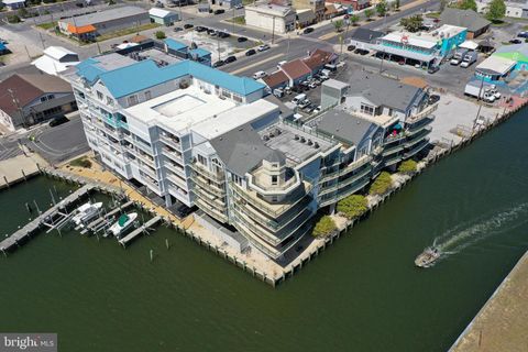 Condominium in Crisfield MD 1 Dock STREET 63.jpg