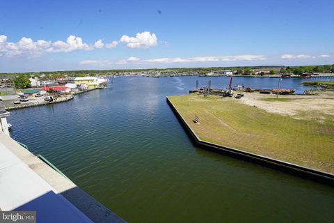 Condominium in Crisfield MD 1 Dock STREET 21.jpg