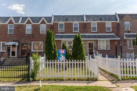 Townhouse in Philadelphia PA 2936 Lardner STREET.jpg