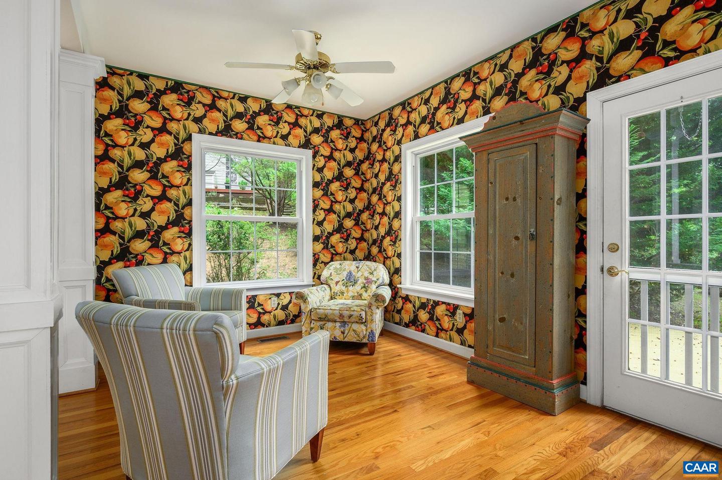 Photo 7 of 25 of 1330 Mosby Rch house