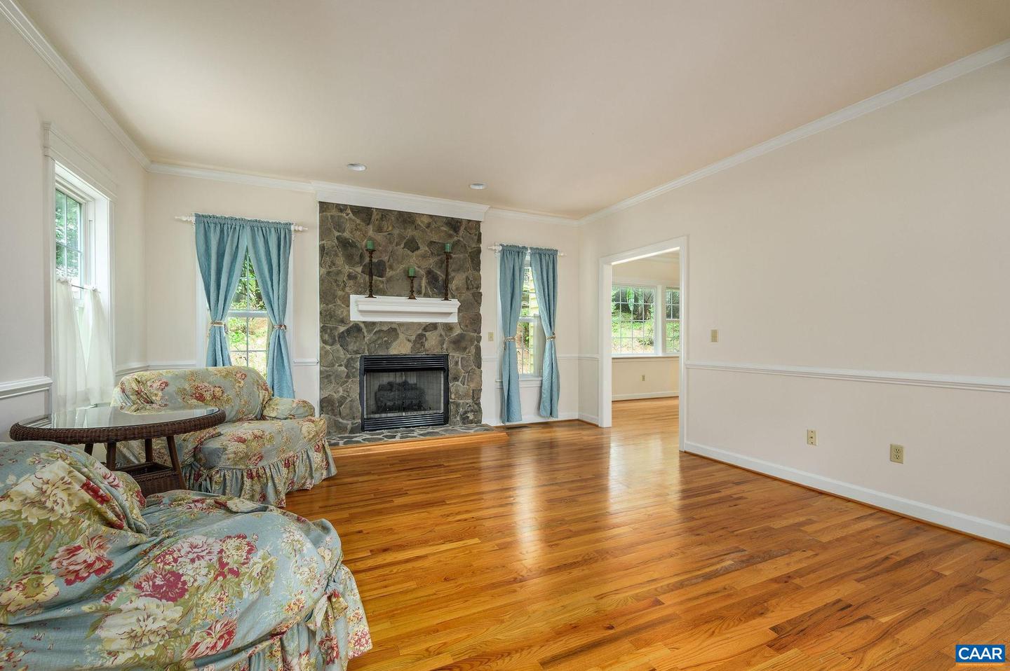 Photo 4 of 25 of 1330 Mosby Rch house