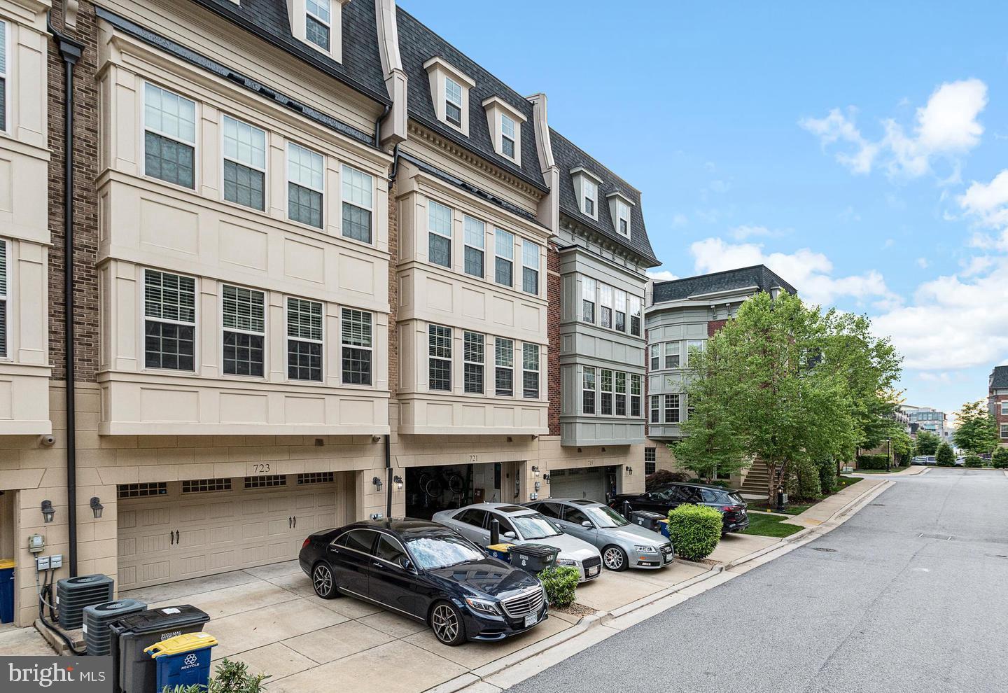 Photo 41 of 46 of 723 Sentry Sq townhome