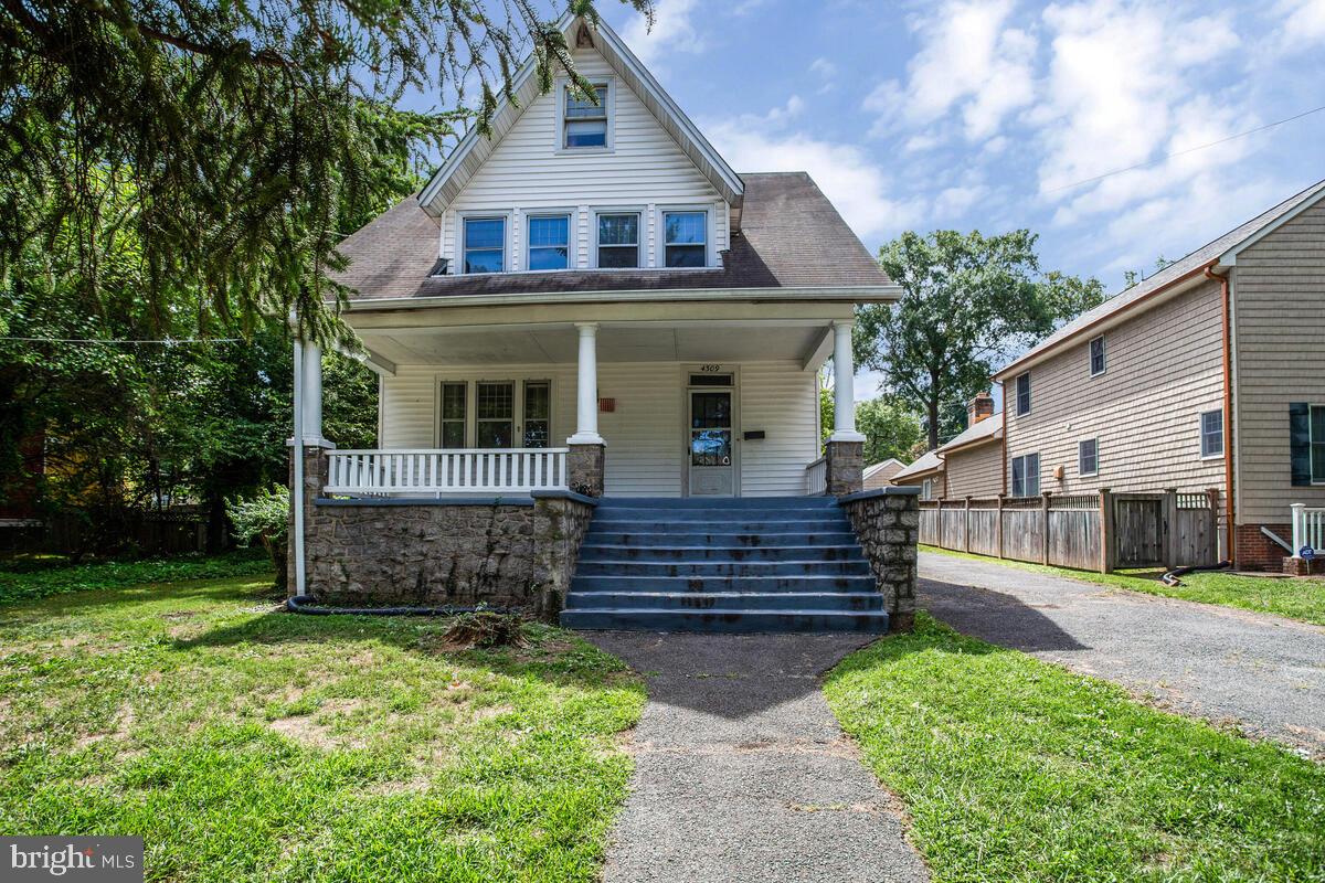 View Riverdale, MD 20737 house