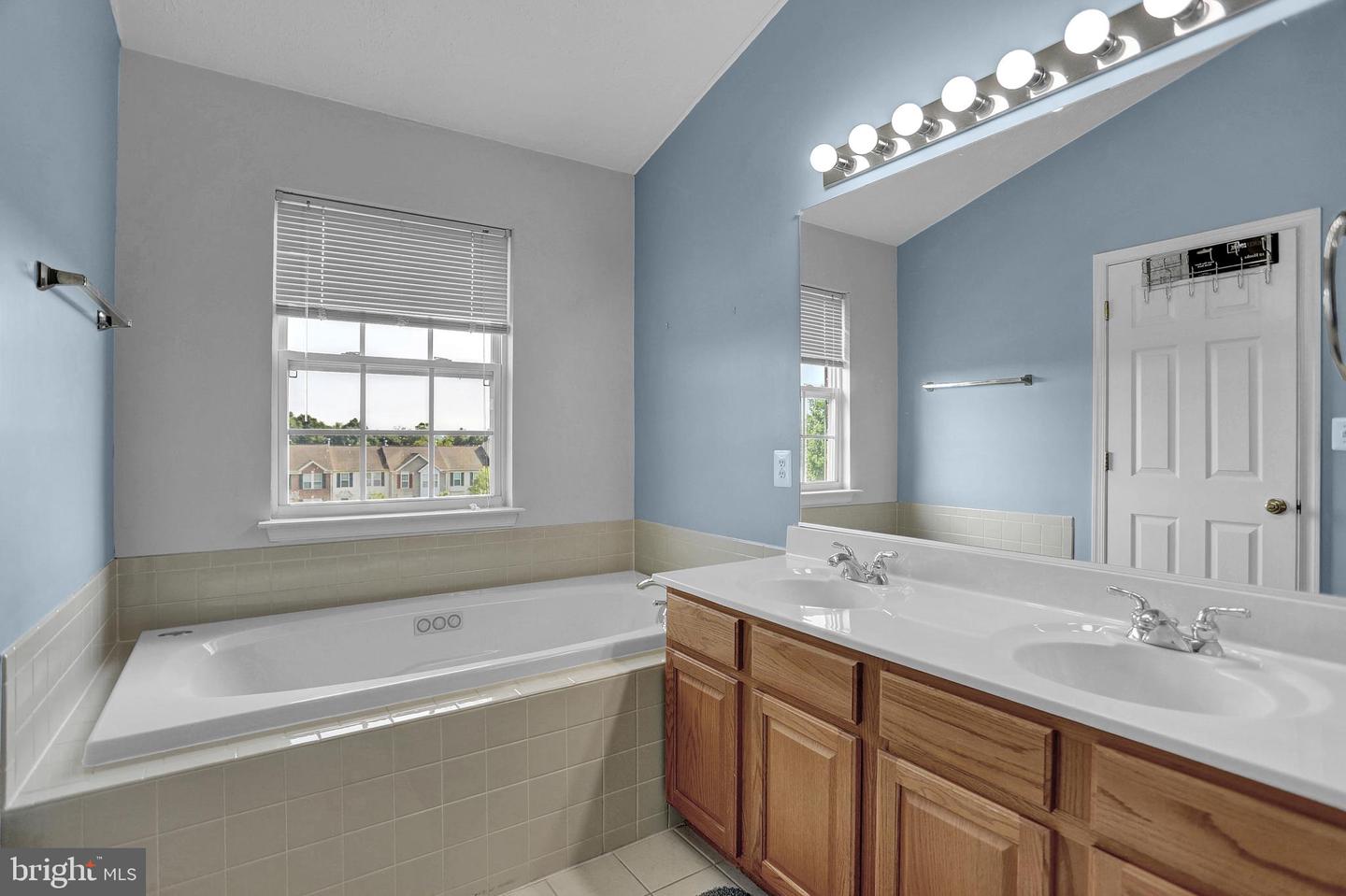 Photo 21 of 36 of 5015 Leasdale Rd townhome