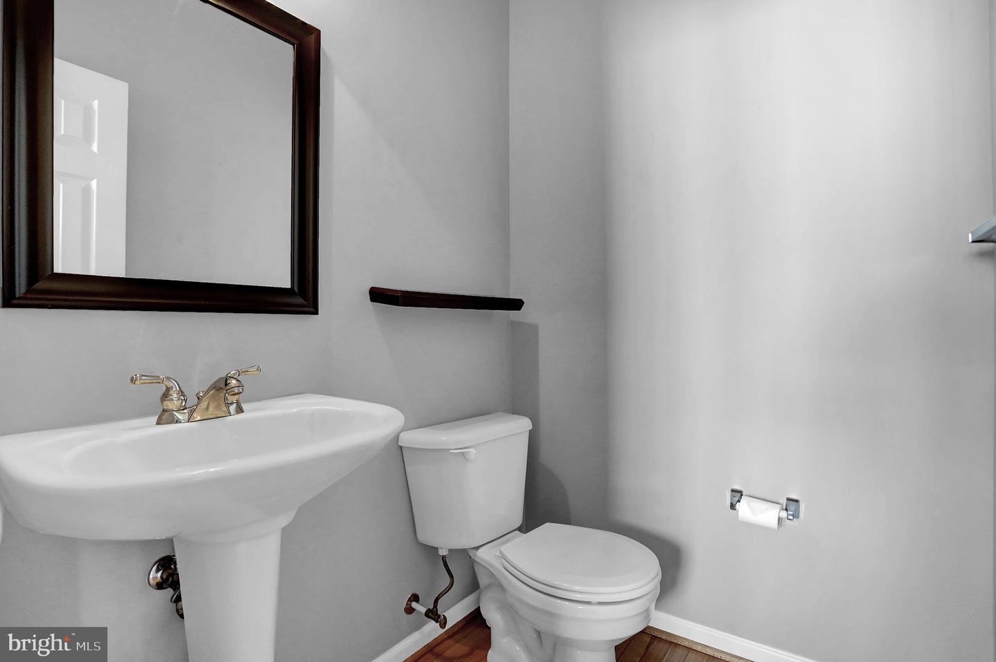 Photo 18 of 36 of 5015 Leasdale Rd townhome