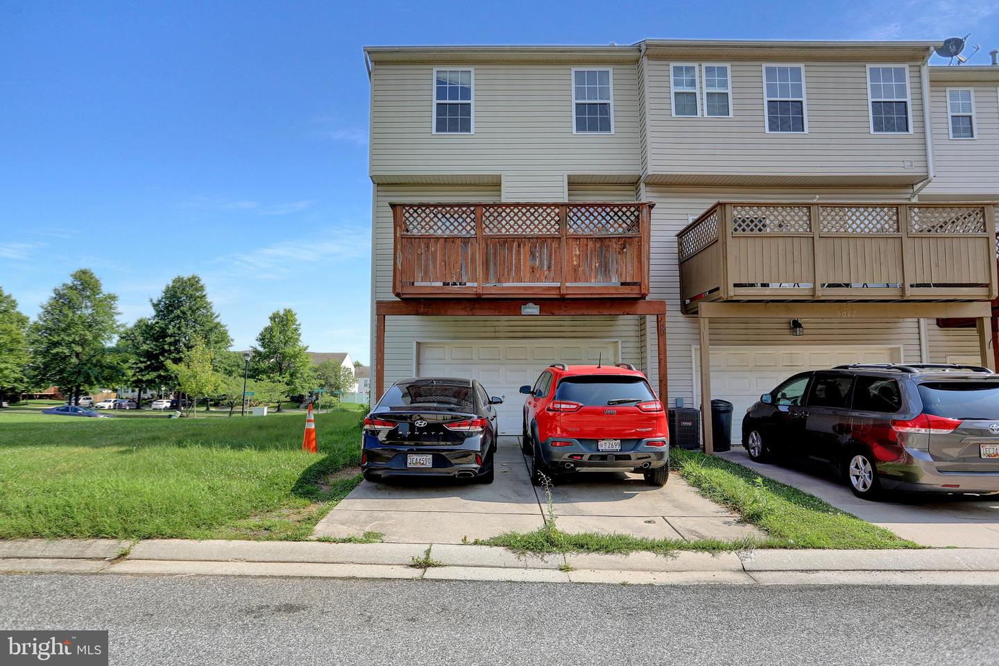 Photo 5 of 36 of 5015 Leasdale Rd townhome