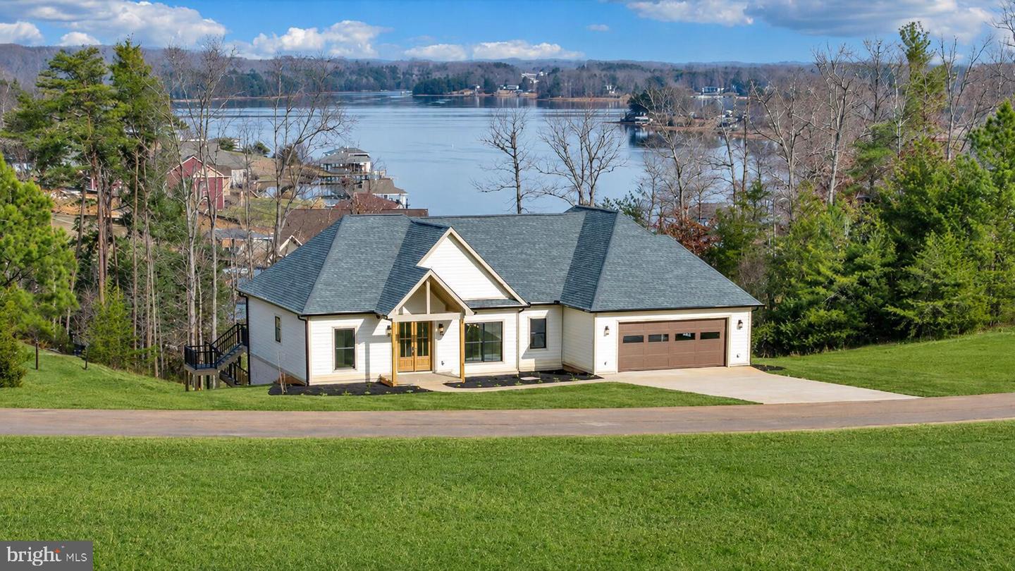 639 Compass Cove Circle, Moneta, VA, 24121