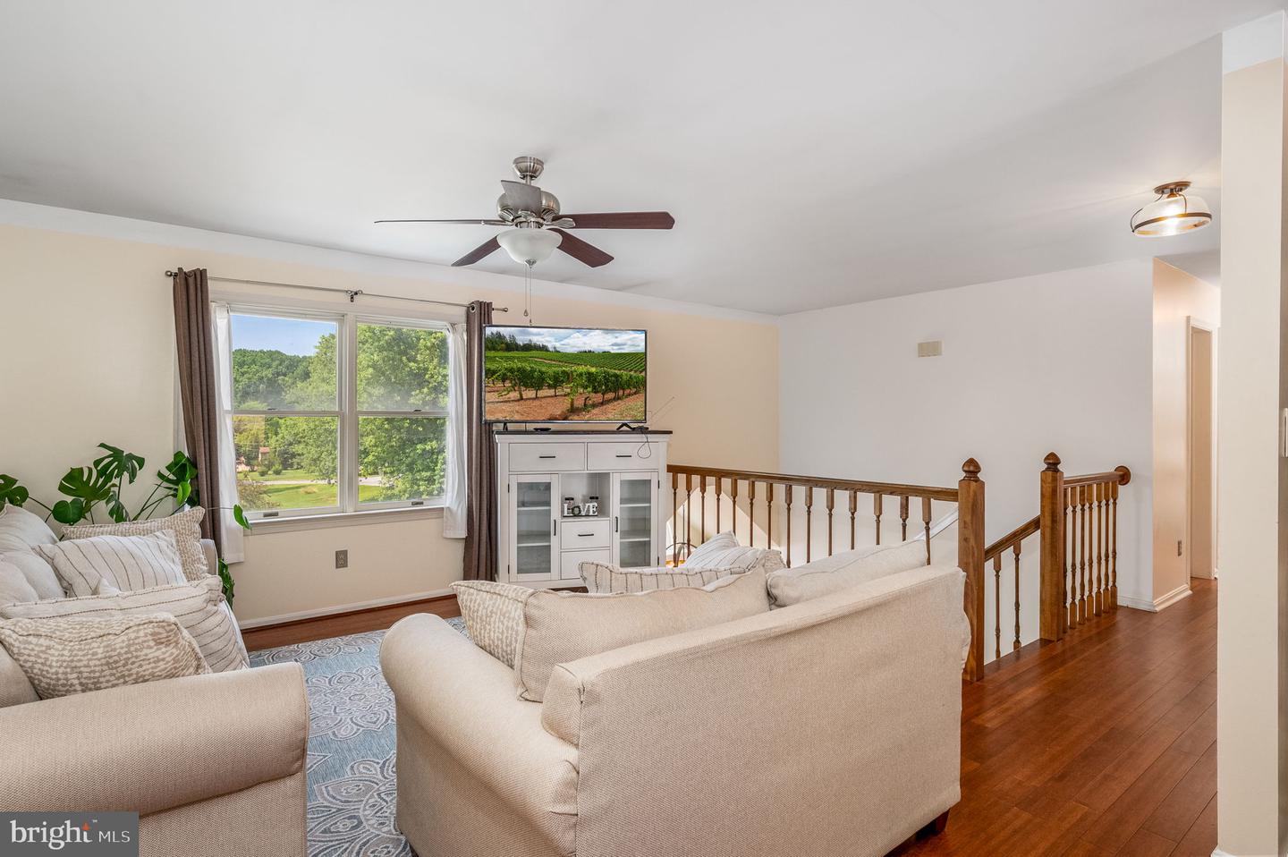 Photo 9 of 32 of 2717 N Barley Sheaf Rd house