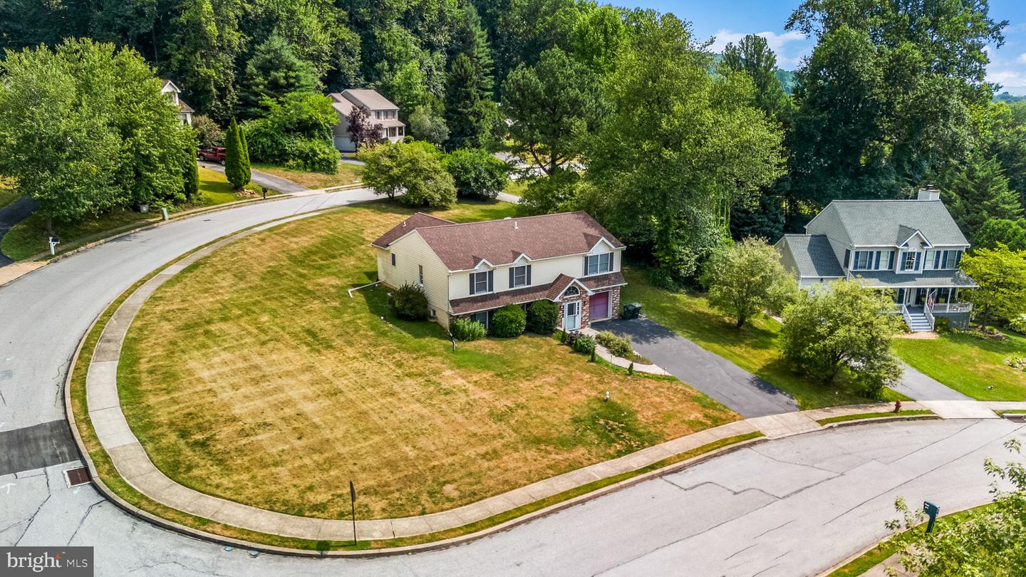 Photo 4 of 32 of 2717 N Barley Sheaf Rd house