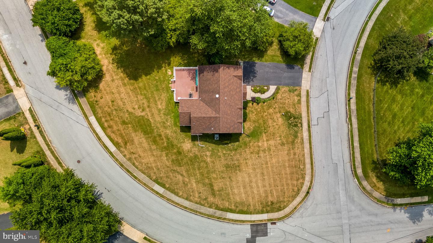 Photo 7 of 32 of 2717 N Barley Sheaf Rd house