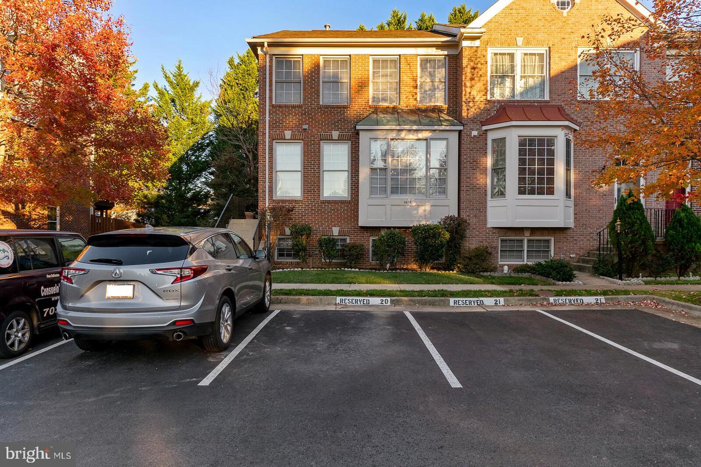 Photo 2 of 20 of 5613 Brookland Ct townhome