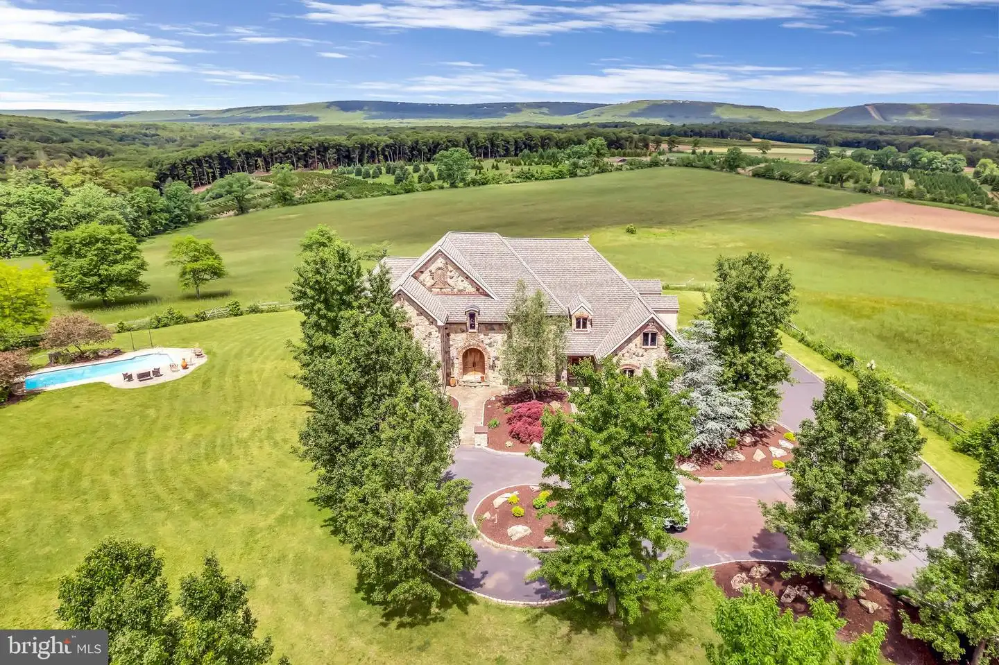 216 Merwinsburg Road, Effort, PA, 18330