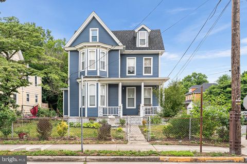 Single Family Residence in Penns Grove NJ 90 Pitman STREET.jpg