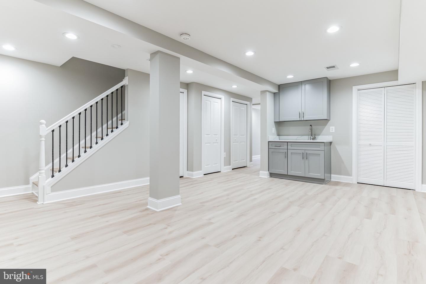 Photo 17 of 26 of 5521 4th St NW townhome