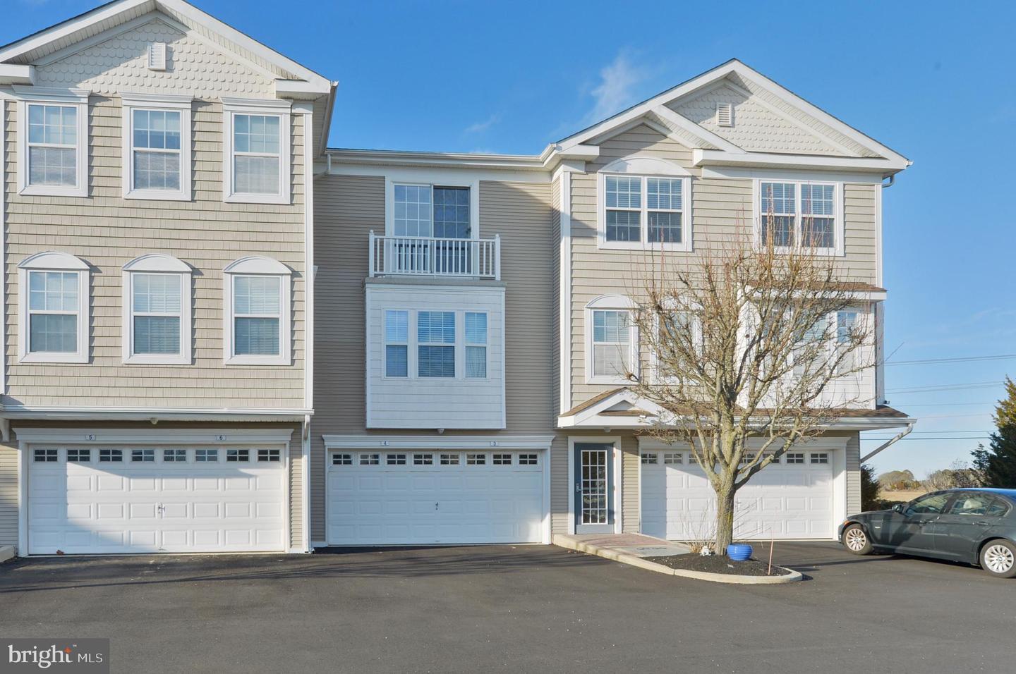 Photo 4 of 46 of 4 Bayside Dr #4 townhome