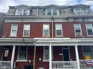 1502 W Norwegian Street